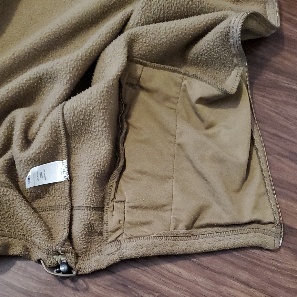 Cabela's Men's Brown Fleece Vest - Picture 11 of 13